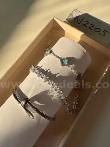 WILL SHIP Lot of various silver bracelets