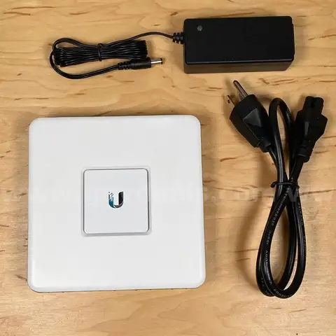 WILL SHIP Ubiquiti Unifi Security Gateway Router