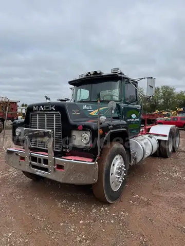 1988 Mack R688ST