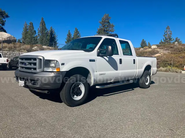2003 Ford F-250 SD XL Crew Cab 4WD