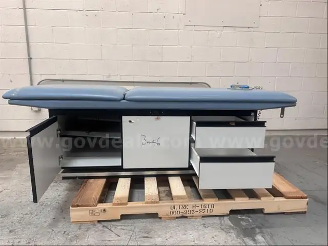 HAUSMANN 4746 POWERMATIC TREATMENT TABLE SN#30046