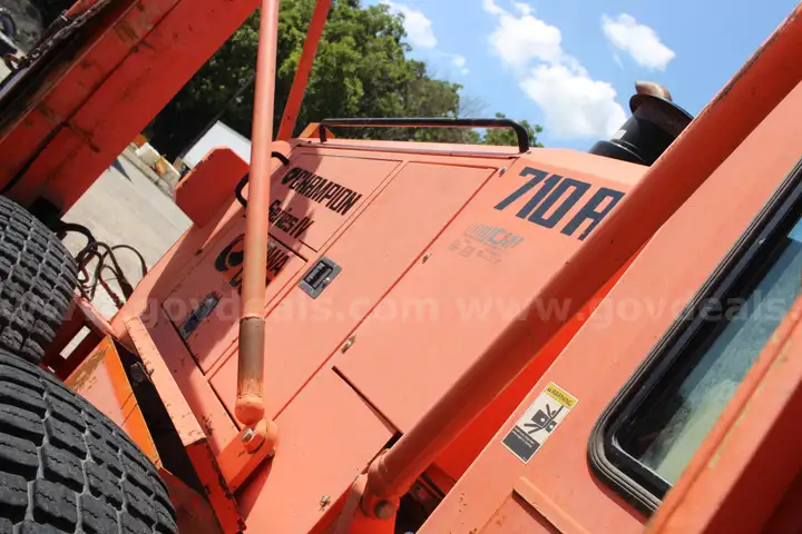 1990 Champion 710A Series III Motor Grader