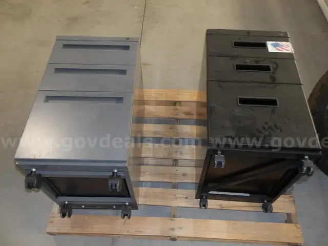 Rolling filing cabinets (lot of 2)