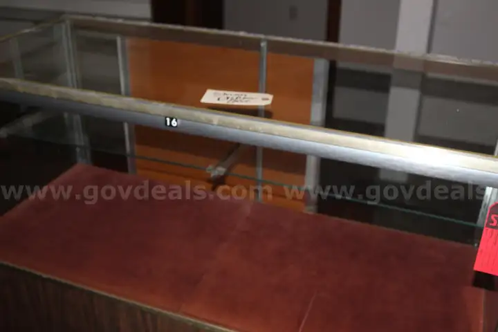 free standing display case glass