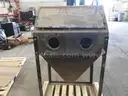 Metal sand blasting cabinet