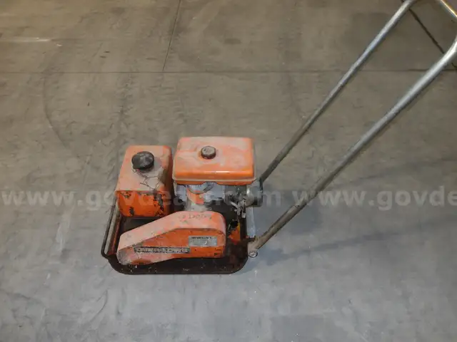 Over Lowe Plate Compactor