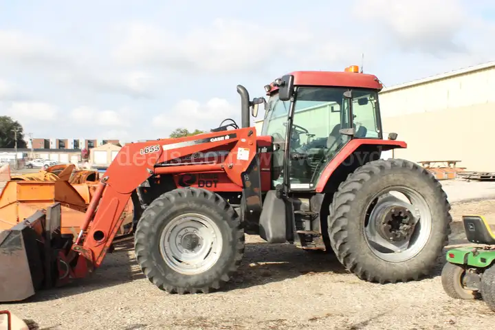 1999 CASEIH MX120 WITH LOADER (RUNS, BUT DOES NOT MOVE)