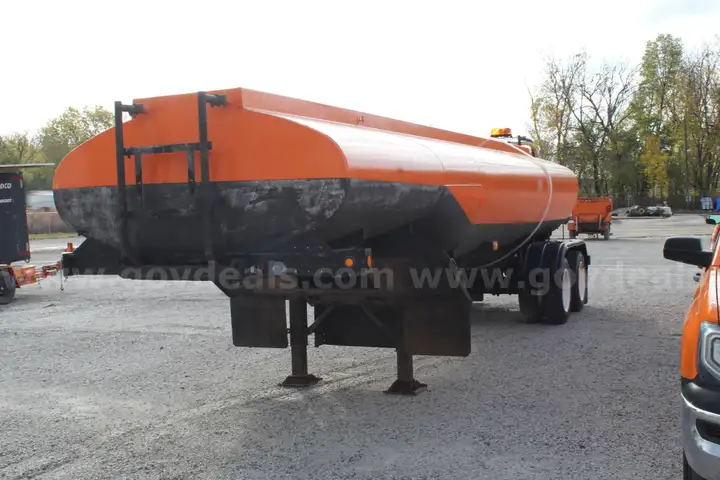 5000 Gal Tanker