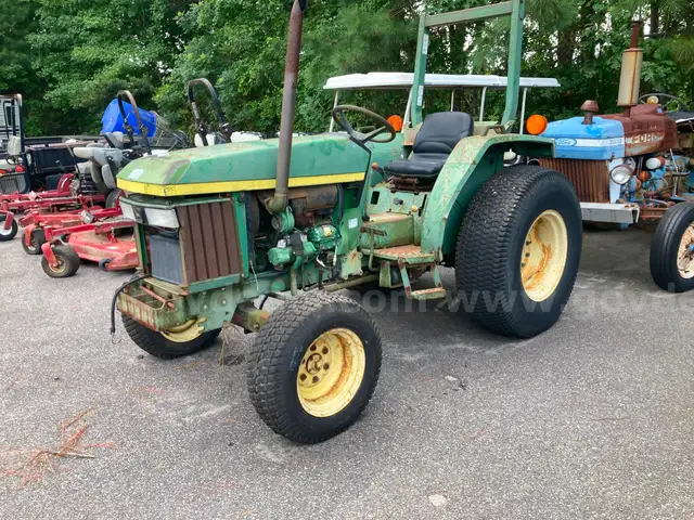 John Deere 870 Tractor