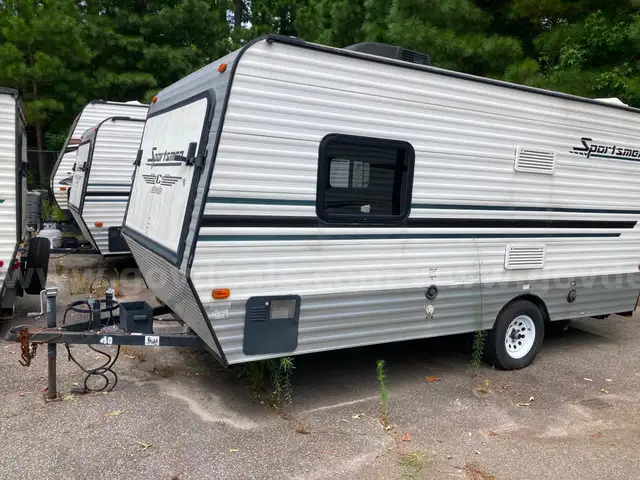 2017 Venture RV (KZ RV Classic Sportsmen) Camper Trailer