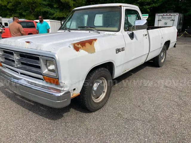 1989 Dodge D150 Pickup Truck