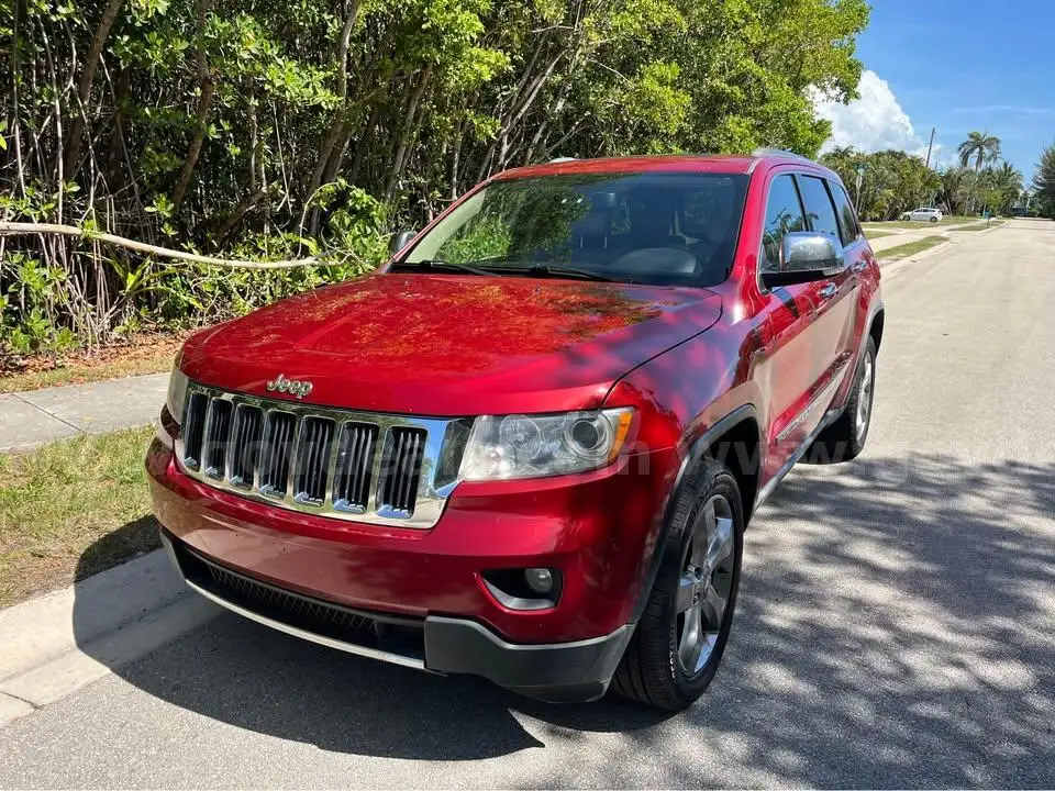 Photo of a 2011 Jeep Grand Cherokee