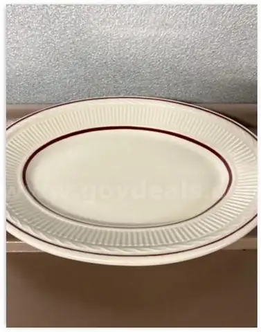 (50) Burgundy Trim Steak Plate