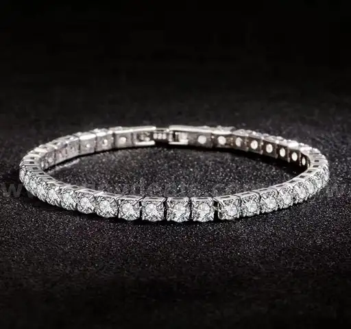 $39 - No Reserve , Amazing l Cubic Zircon Crystal Tennis Bracelet
