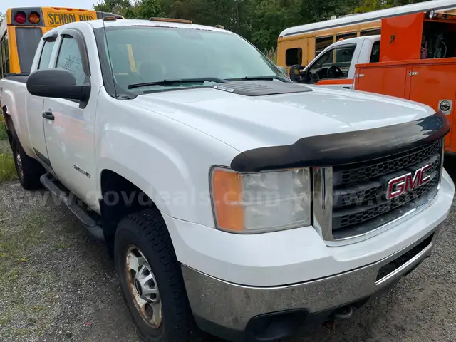 2012 GMC Sierra 2500HD Work Truck Ext. Cab 4WD