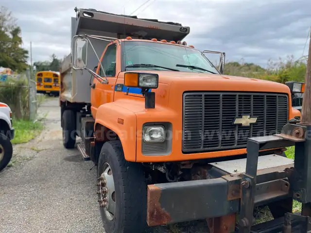 2002 Chevrolet C7H042 Dump Truck