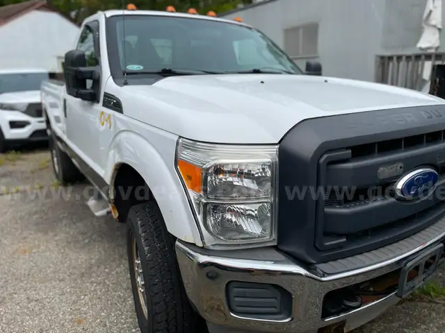 2011 Ford F-350 SD XL 4WD w/Liftgate