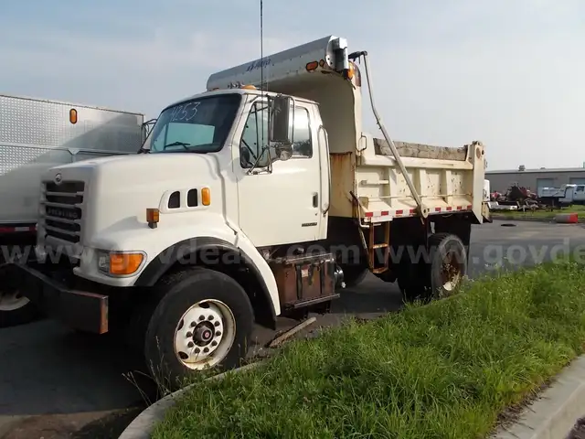 2002 Sterling L7500