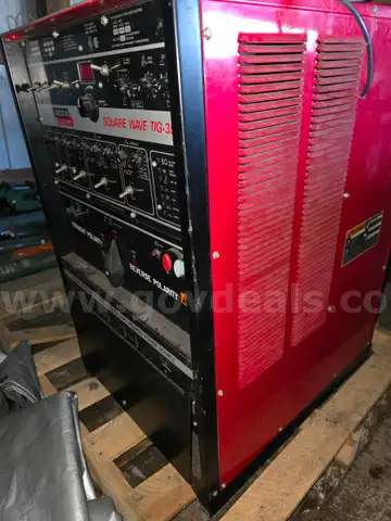 Lincoln Electric Square Wave TIG 355