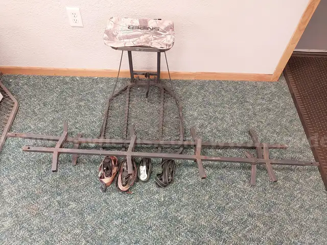 Sniper Brand Hanging Tree Stand