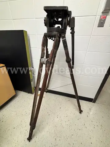 Mitchell Wooden Tripod 15"