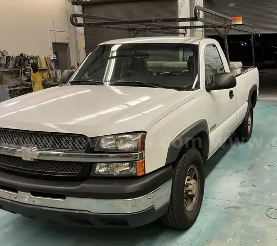 2004 Chevrolet Silverado 2500 Work Truck 2WD
