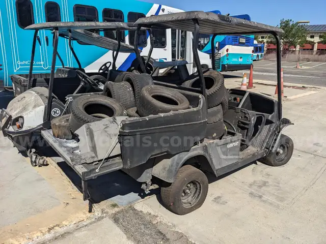 Lot of 3 electric golf carts and parts - FOR PARTS ONLY