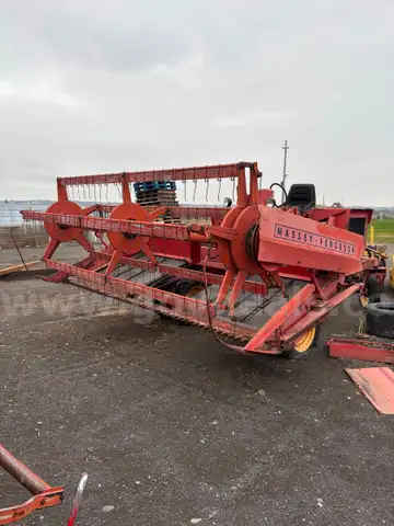 Massey Ferguson Windrower