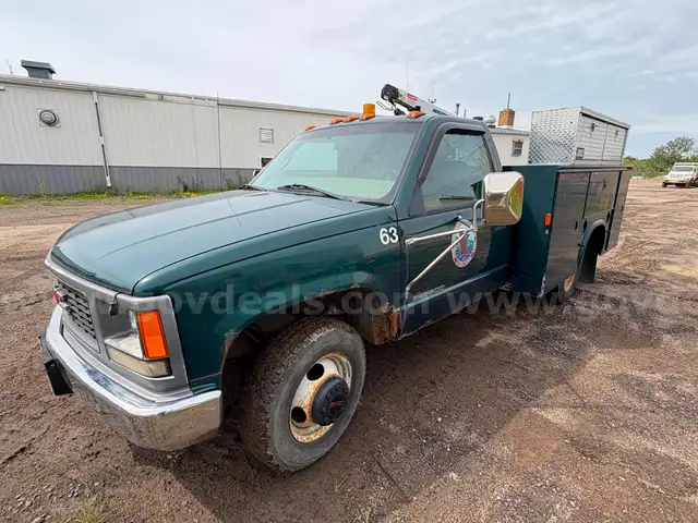 2000 GMC Sierra Classic 3500SL Service Body w/ Crane