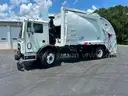 2010 Mack MRU613 w/ 17yard mcnelus