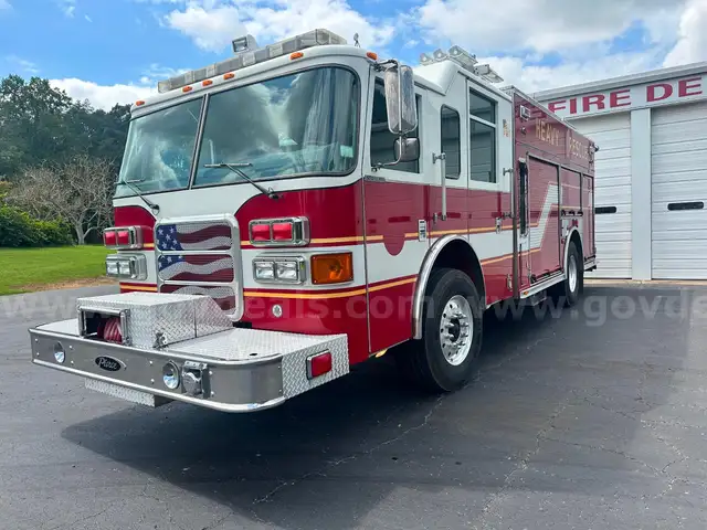 2006 Pierce Enforcer Wet Rescue