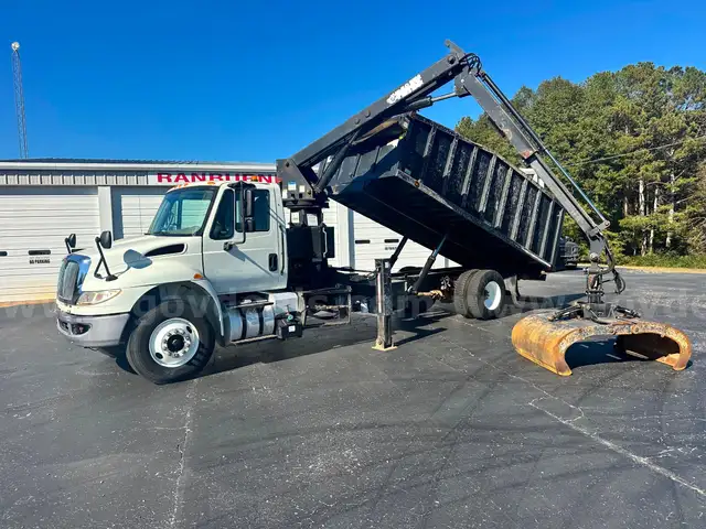 2017 International  Grapple  Dump Truck
