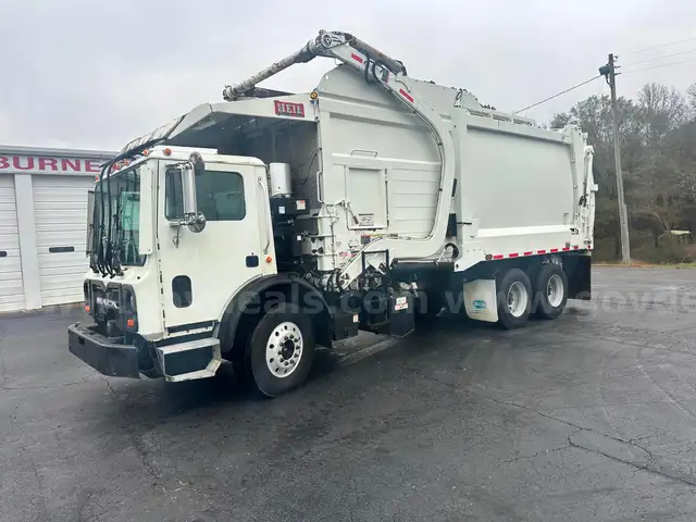 2015 Mack MRU613