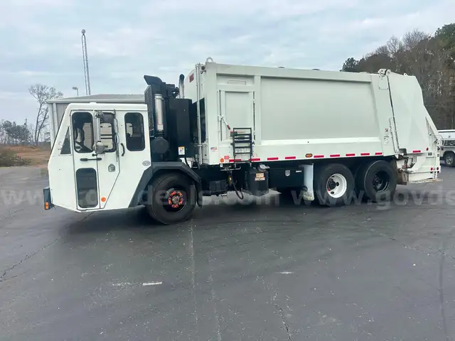 2016 Crane Carrier Heil durapack rear loader