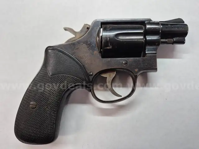 S & W Model 10-5 38 caliber 6 shot snub nose revolver
