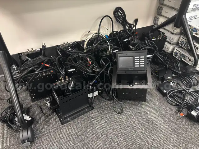 10 Used Extron Touch Panels
