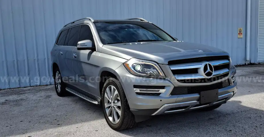 2015 Mercedes-Benz GL-Class. Can arrange shipping, just pay the driver at delivery.
