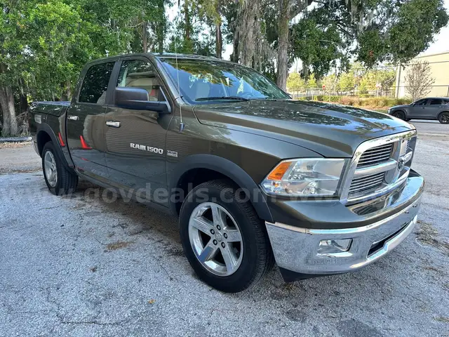 2012 RAM 1500. Can arrange shipping, just pay the driver at delivery.