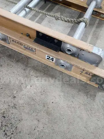 Ladder 24&#x27;