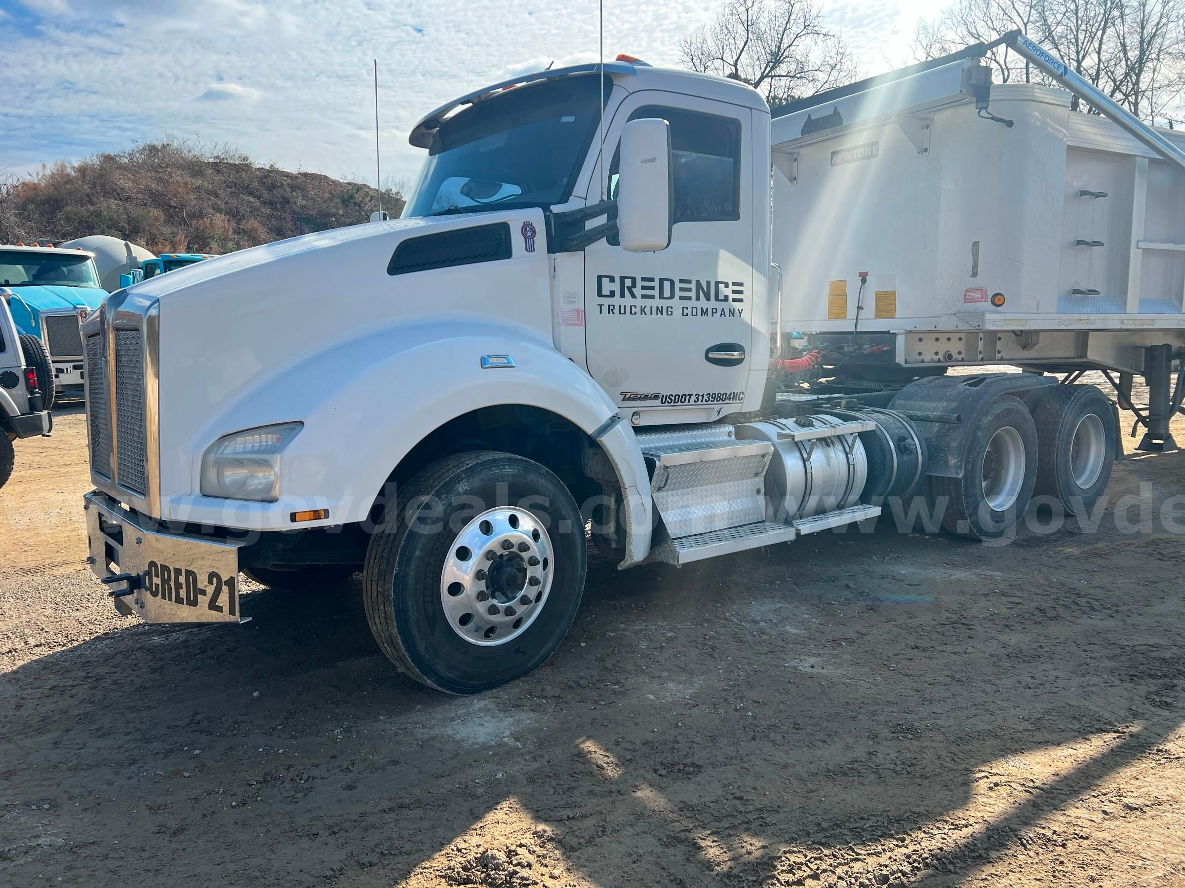 Photo of a 2016 Kenworth T880