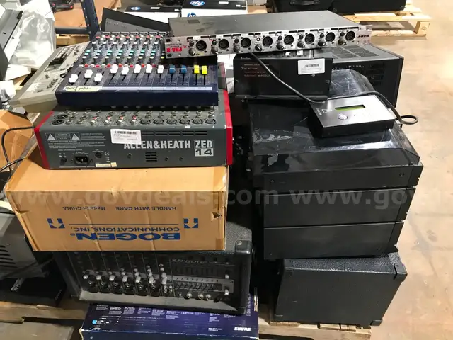 PALLET OF VARIOUS MUSICAL ELECTRONICS AMPS,MIXERS,AMPLIFIERS