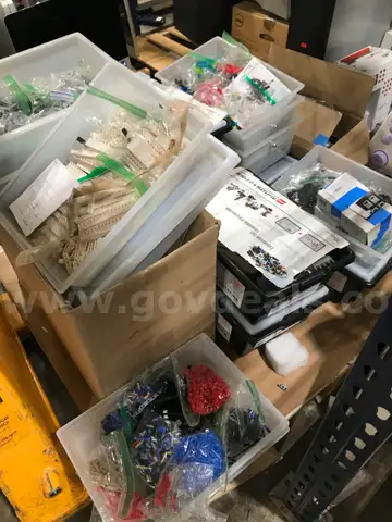 PALLET OF LEGO MINDSTORM/VEX ROBOTIC COMPONETS