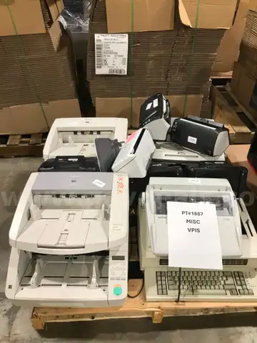 MIXED PALLET OF APPROXIMATELY 8 SCANNERS CANON,BROTHER,FUJITSU!