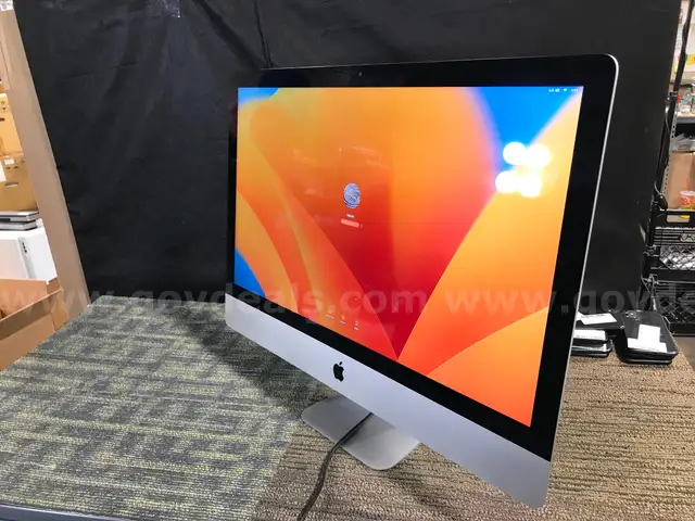 27&#x22; 2017 Apple iMac (5K) I5-7500 16GB RAM/ RADEON PRO 570/ 1TB SATA