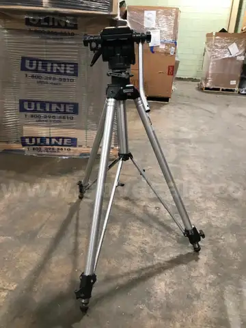 BOGEN 3068 TRIPOD BY MANFROTTO-HEAVY DUTY