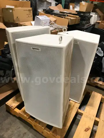 (LOT OF 3) 15&#x22;Community VERIS35-64 Three-Way Loudspeaker