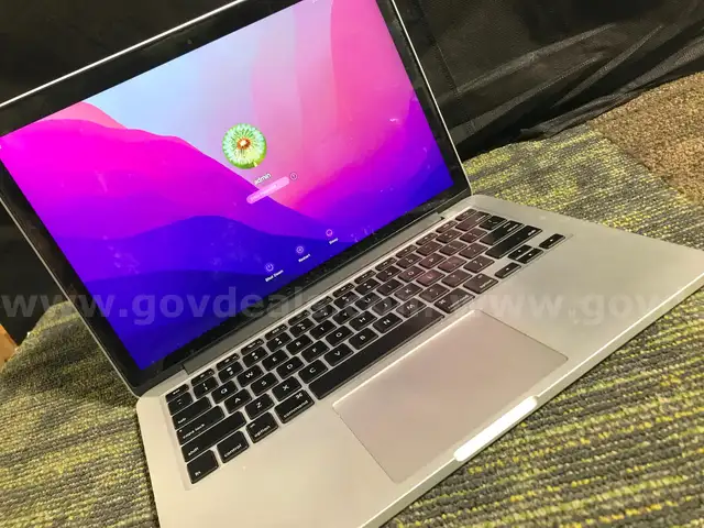 13&#x22; MACBOOK PRO-2015 (I5-5257U)8GB RAM 126GB SSD-SILVER (RETINA)