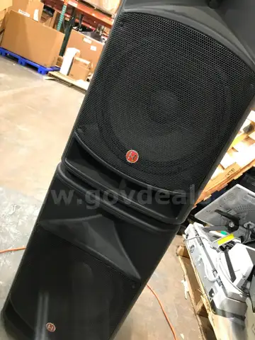 15&#x22; Pair of Harbinger Vari V2115 Two-Way Powered Speakers