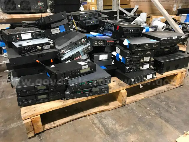 MIXED PALLET OF AUDIO EQUIPMENT (RECEIVERS/AMPLIFIERS/MICROPHONES)