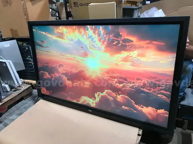 Dell C5518QT is a 55-inch, 4K UHD (3840x2160) interactive touchscreen monitor